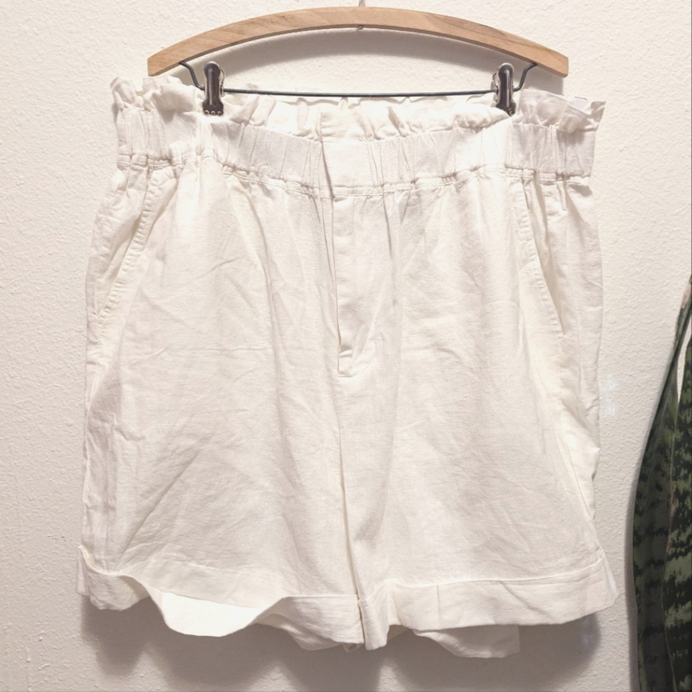 NWT Lane Bryant Whit Linen High Waist Shorts